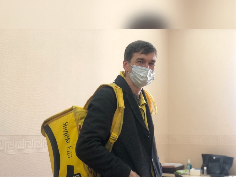«Ждут как ангела-спасителя»: курьер развеял мифы о работе в доставке еды