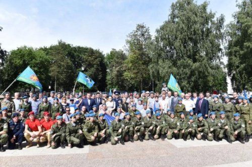 В Ярославле отмечают День ВДВ 