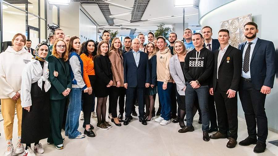 Владимир Путин поддержал идею Всемирный фестиваль студентов и молодежи вновь провести в России
