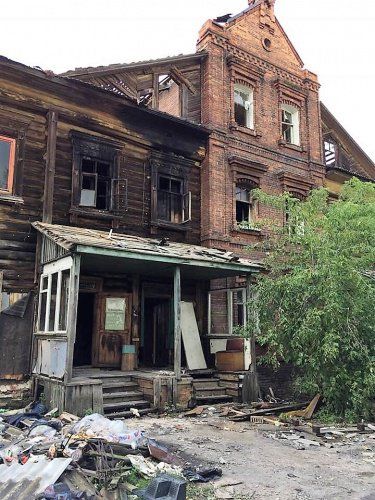 В Ярославле одним памятником стало больше, но он скоро может рухнуть