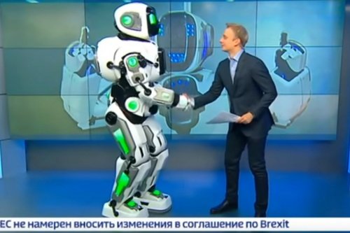 «Государственная телекомпания хотела ввести своих зрителей в заблуждение. Звучит абсурдно». «Россия 24» объяснила ситуацию с «роботом Борисом»