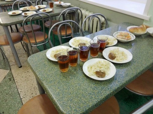 Холодные котлеты и невкусные запеканки дети есть не хотят. Комментарии ярославских школьников и их родителей о том, как кормят на учебе