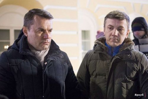 Балабаев и Цепенда написали законопроект о привязке зарплаты депутата к средней по области
