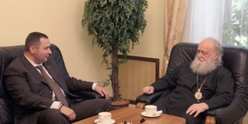 Новый глава центральных районов Ярославля получил благословение на труды от митрополита Пантелеимона