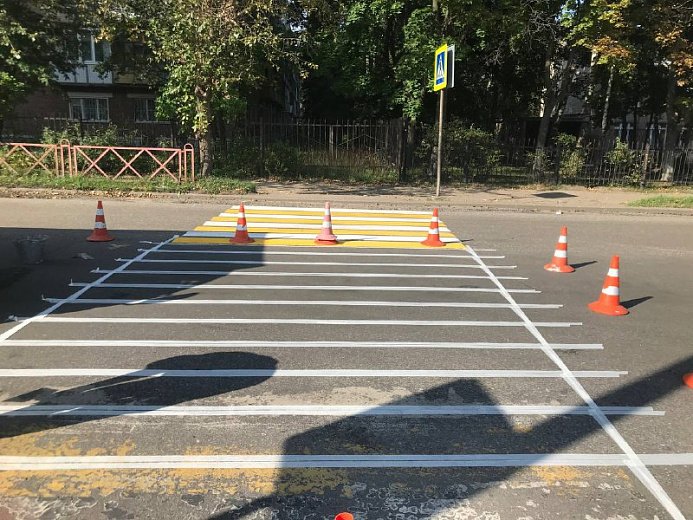 В Ярославле к 1 сентября благоустраивают прилегающие к школам территории 