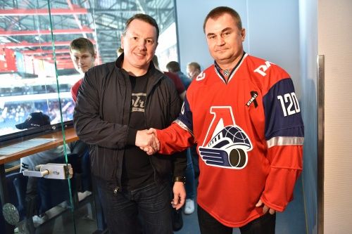 Космонавт из Рыбинска Алексей Овчинин возьмет в очередной полет джерси хоккейного клуба «Локомотив»