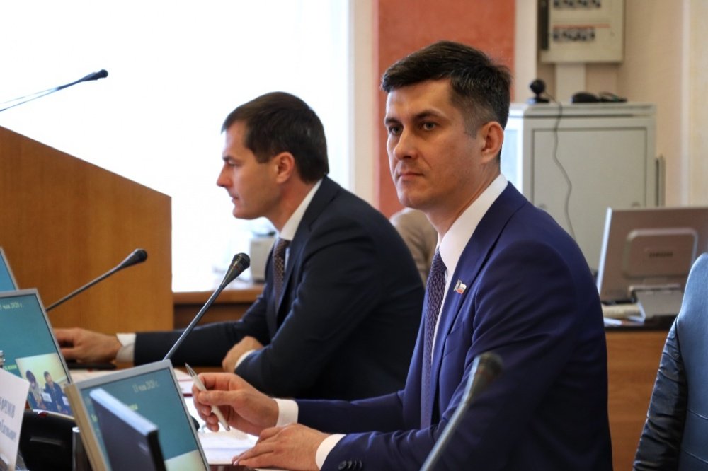 Муниципалитет Ярославля принял порядок участия горожан в заседаниях — через заявление. Как это объяснил председатель Артур Ефремов