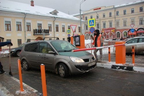 Концессия или самостоятельность? Властям Ярославля предстоит решить, как устроить платные парковки и не прогореть