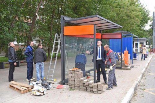 В Ярославле на улице Большая Октябрьская появилась остановка нового образца 