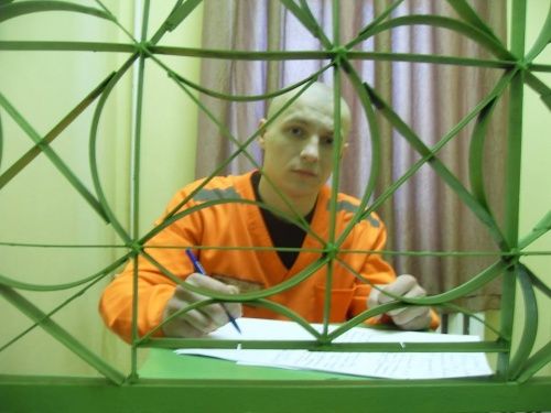 Избитого уфсиновцами заключенного ярославской колонии Евгения Макарова отправили в ШИЗО за отказ от унижения