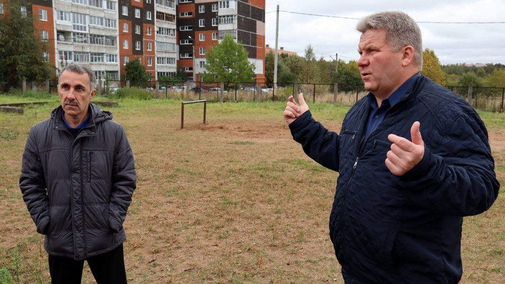 «Ученики школы сдают нормативы на тротуаре». Физрук из Ярославской области обратился за помощью к президенту Путину