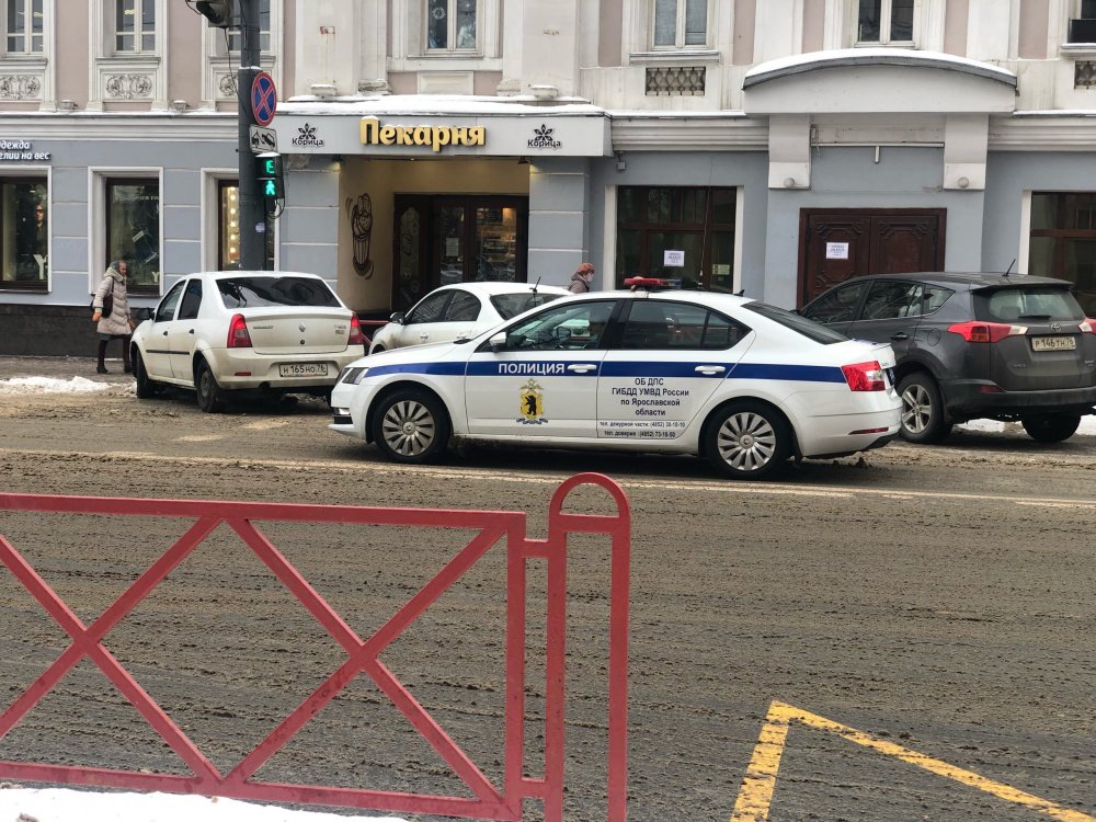 Ярославский сотрудник ГИБДД отказался от взятки в размере 105 тысяч рублей