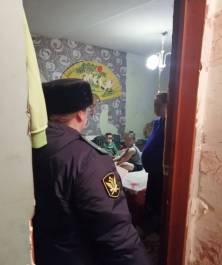 Воспитывались в чудовищных условиях: в Ярославской области судебные приставы забрали из семьи трех маленьких детей
