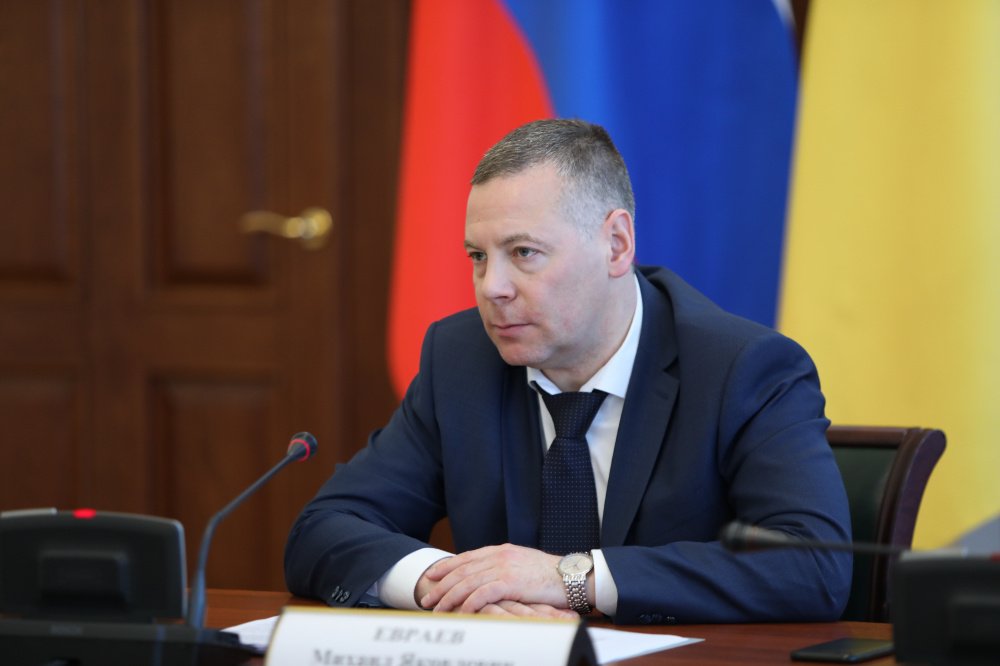 Врио губернатора Михаил Евраев поручил ускорить сдачу в госэкспертизу ПСД по проектам благоустройства дворов