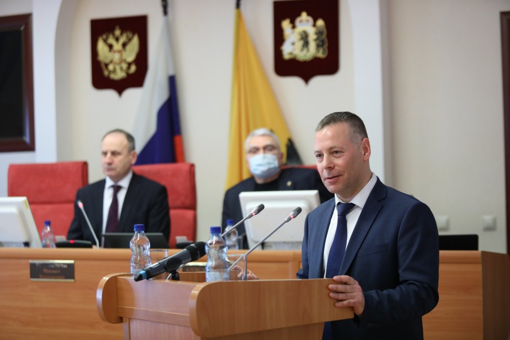 Михаил Евраев выступил с отчетом о работе Правительства перед Ярославской областной Думой