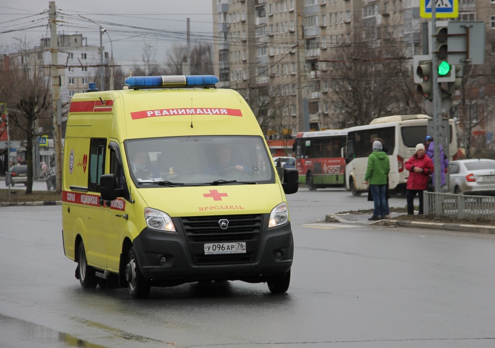 «Сейчас я вас зарежу»: в Ярославской области пациент напугал ножом бригаду скорой помощи