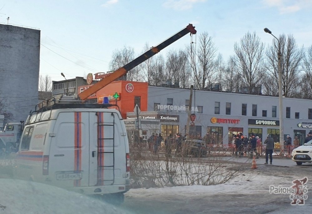 На Липовой горе из-за провала в асфальте перекрыли дорогу