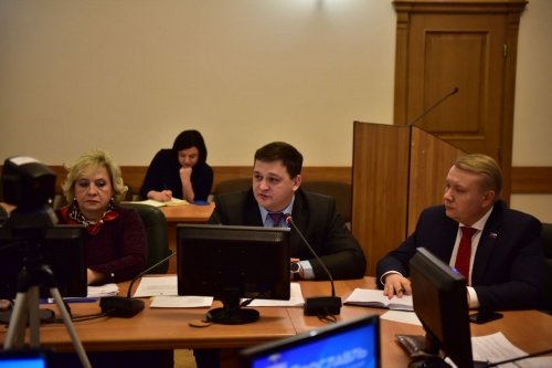 «Пять тысяч малоимущих семей находят возможность предоставлять пакет документов каждые три месяца, и никаких проблем не возникает». Директор департамента соцподдержки Сергей Ивченко — о льготах для ярославцев
