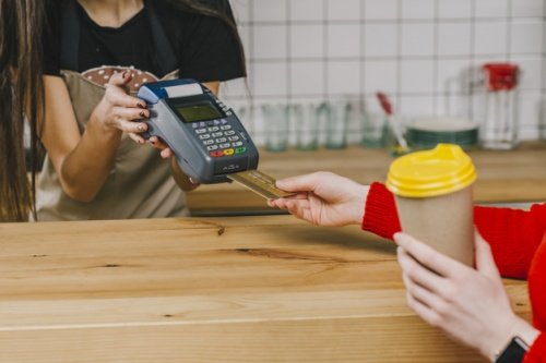 «Ростелеком» взял на себя заботы по «перепрошивке» кассовых аппаратов под НДС до 20%