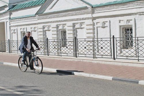 Акцию «На работу на велосипеде» поддержал уполномоченный по правам детей в Ярославской области