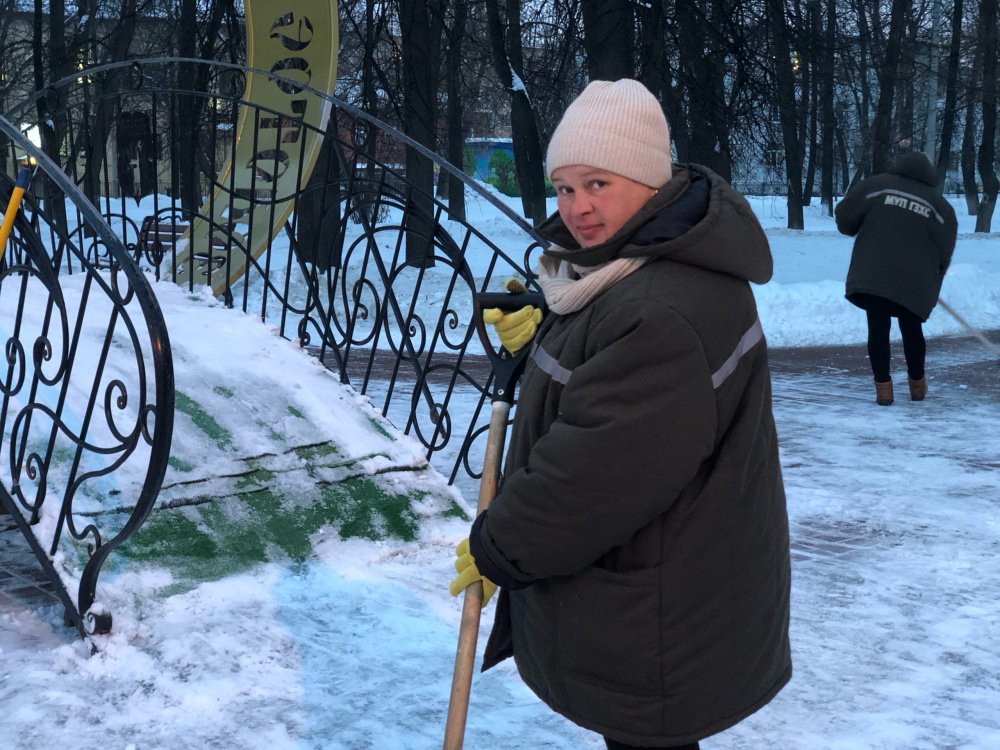 «Встаю на работу в четыре утра»: один день из жизни дворника из Ярославля