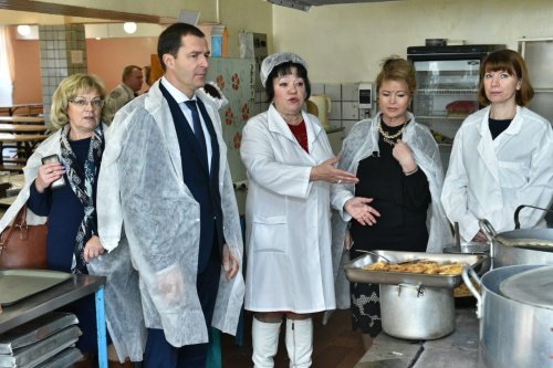 Владимир Волков распорядился согласовывать школьное меню с Роспотребнадзором каждый год
