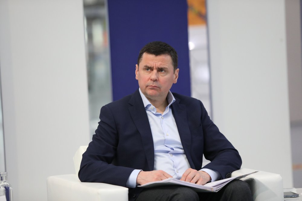 Губернатор провел заседание комиссии Государственного совета РФ по направлению «Молодежная политика»