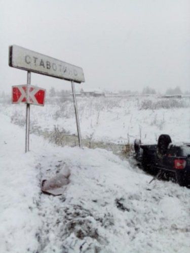 В Гаврилов-Ямском районе иномарка угодила в кювет и перевернулась на крышу 