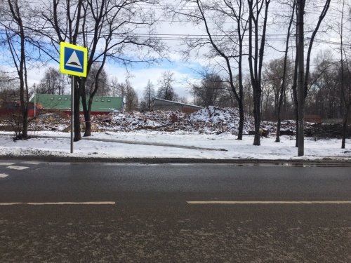 На собственника бывшей школы Валентины Терешковой завели административное дело. Тем временем здание разрушено без разрешения профильного департамента