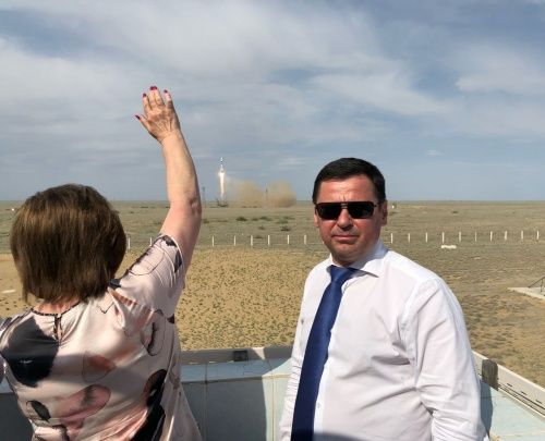 Губернатор Дмитрий Миронов не пришел на антимусорный митинг, потому что вместе с Терешковой смотрел запуск корабля на Байконуре