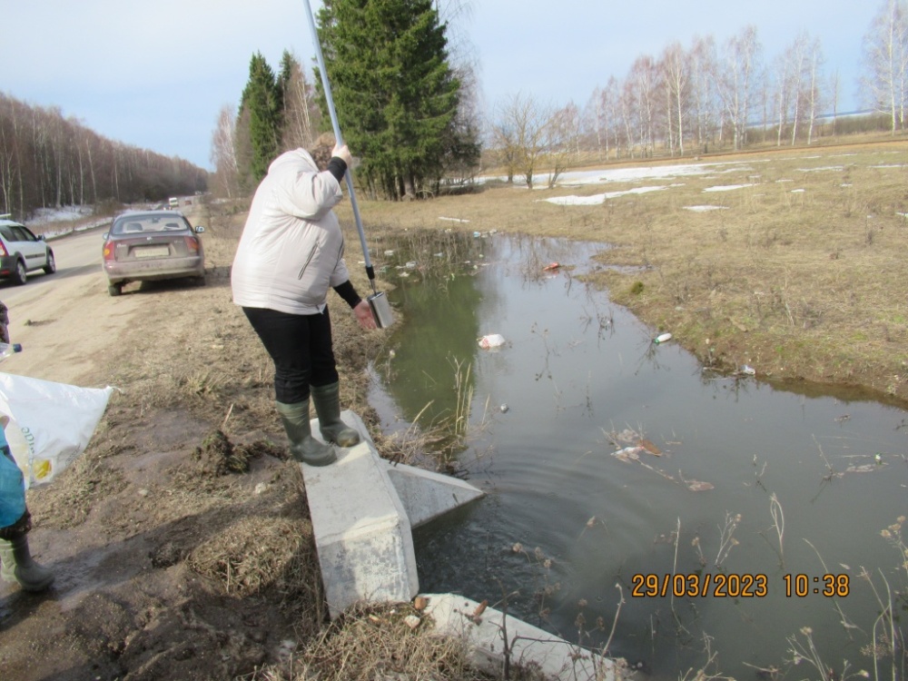 В Ярославской области в Плещеево озеро попали сточные воды из воинской части