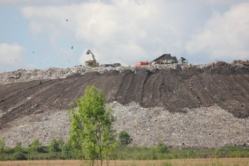 УФАС отменил закупку уплотнителя, организованную АО «Скоково». Полигон назначил победителем нижегородскую организацию, с которой есть договоренности о поставке станции очистки фильтрата