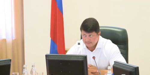 Владимир Слепцов приказал тотально убрать подъезды к 1 сентября. То есть, к выборам?
