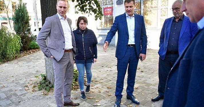 Владимир Волков пообещал закончить ремонт улицы Максимова к концу недели