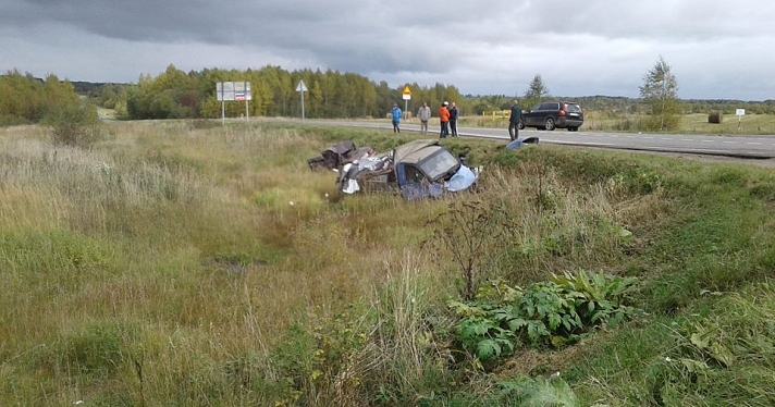 Двое погибли в ДТП на Любимской дороге в Ярославском районе_124342