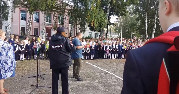Линейка в Карабихе закончилась приездом наряда полиции