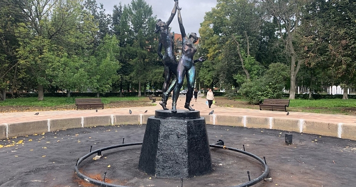 Фото дня. В центре Ярославля заасфальтировали фонтаны_166605