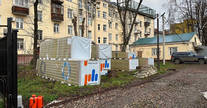 В Ярославле начали возводить новую пристройку к дому на улице Победы_225309