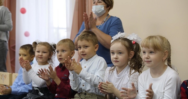 Родителям можно? Как будут проводиться детские утренники в Ярославле