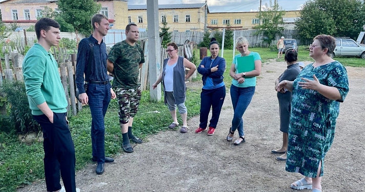Партия «Новые люди» начала рейды по аварийным домам Переславля-Залесского _189021