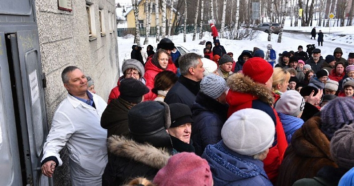Владимир Волков попросил жителей Резинотехники не верить слухам о закрытии больницы_156571