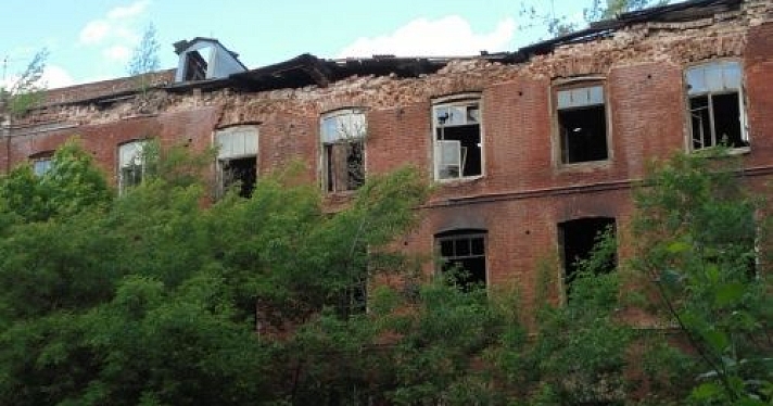 Градозащитники попросили Александра Филяева срочно законсервировать казармы Ярославской Большой мануфактуры после пожара
