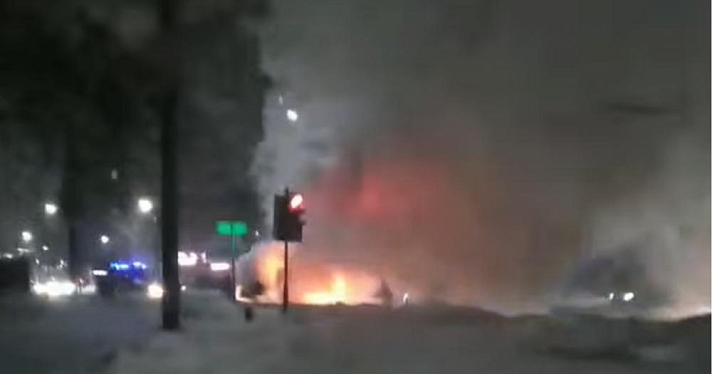 За семь минут! В Ярославле сгорело авто