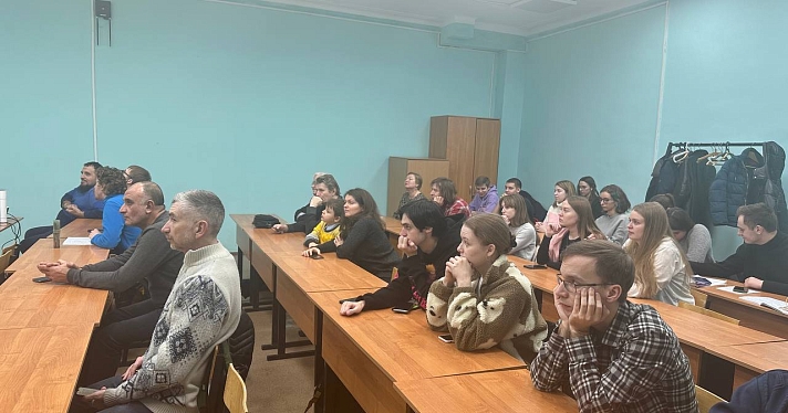 «Степи, прерии, пампасы»: в Ярославле состоялась презентация научно-популярной книги об исчезающих экосистемах _229406