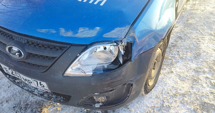 В Ярославской области произошло массовое ДТП с участием автомобиля «Почты России»_228705