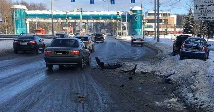 В Ярославле на Московском проспекте пьяный водитель устроил ДТП