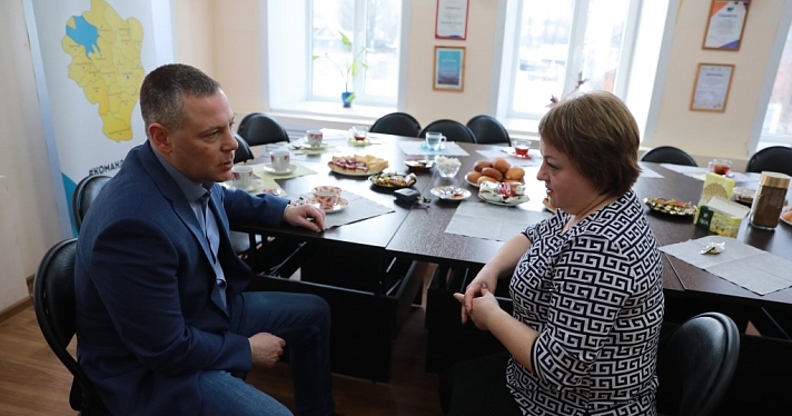«Спасибо вам большое» — губернатор Ярославской области встретился с мамой военнослужащего_226986