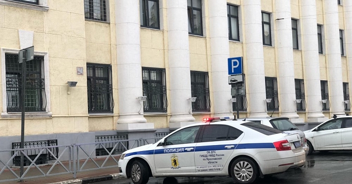 На водителя автобуса, виновного в смерти малышки в Ярославле, возбудили уголовное дело
