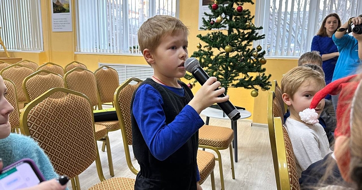 Юные ярославцы встретились с Дедом Морозом по телемосту_228735