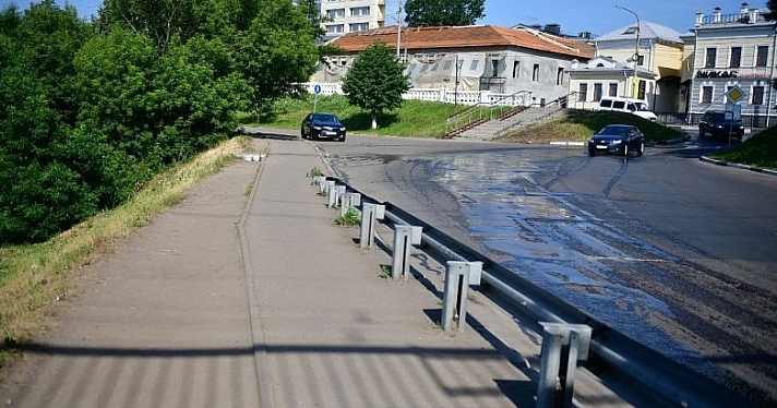 В центре Ярославля ограничили движение транспорта: причина